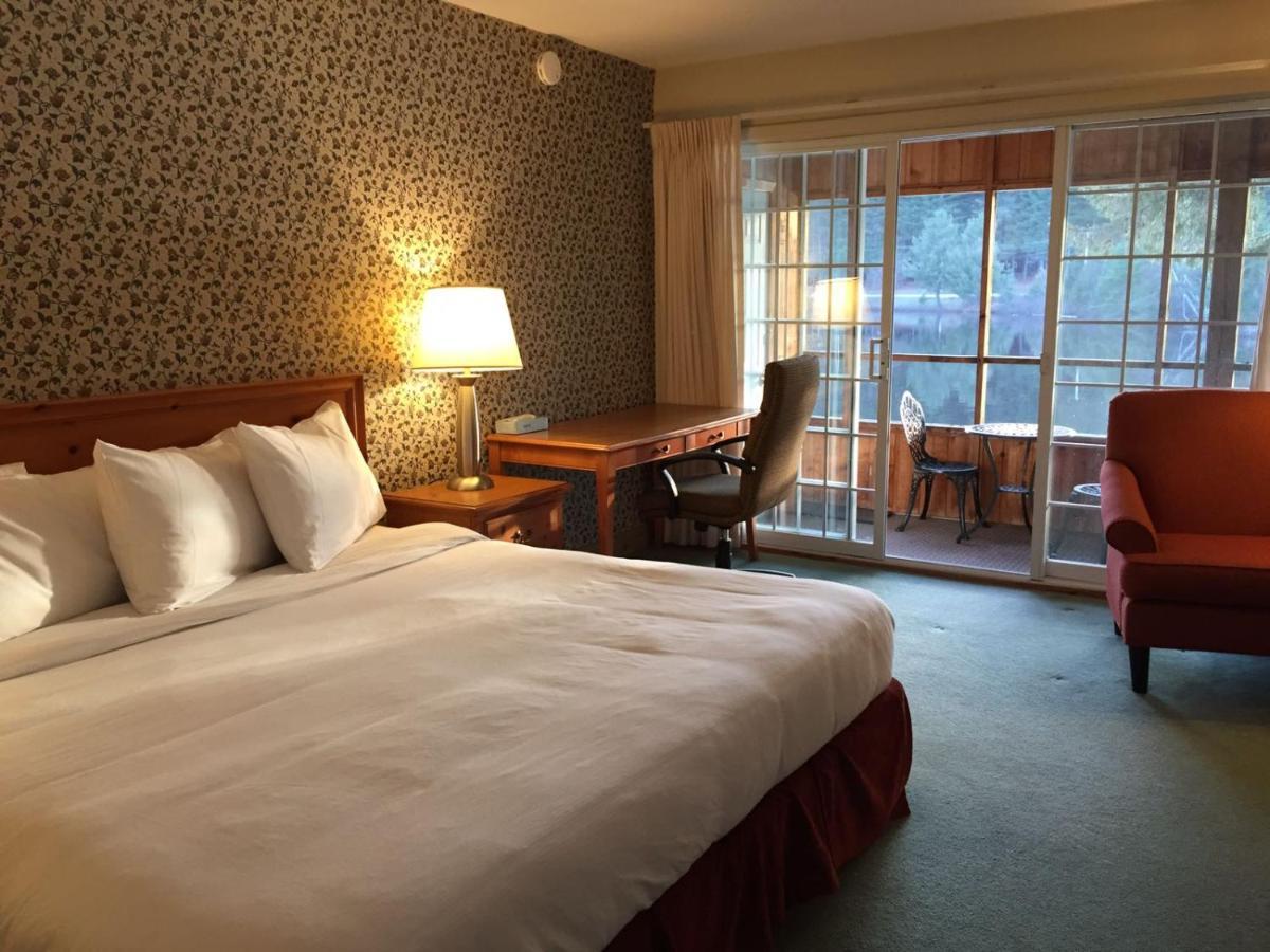 Algonquin Lakeside Inn Dwight Værelse billede