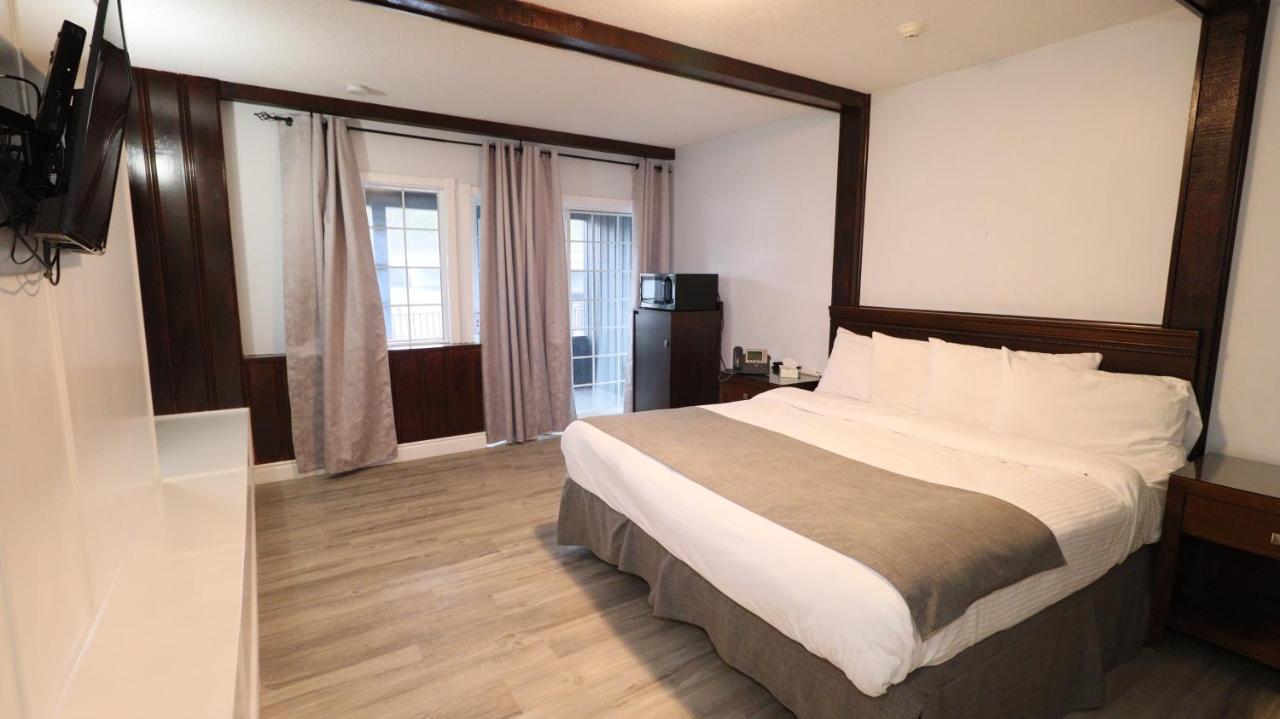Algonquin Lakeside Inn Dwight Eksteriør billede