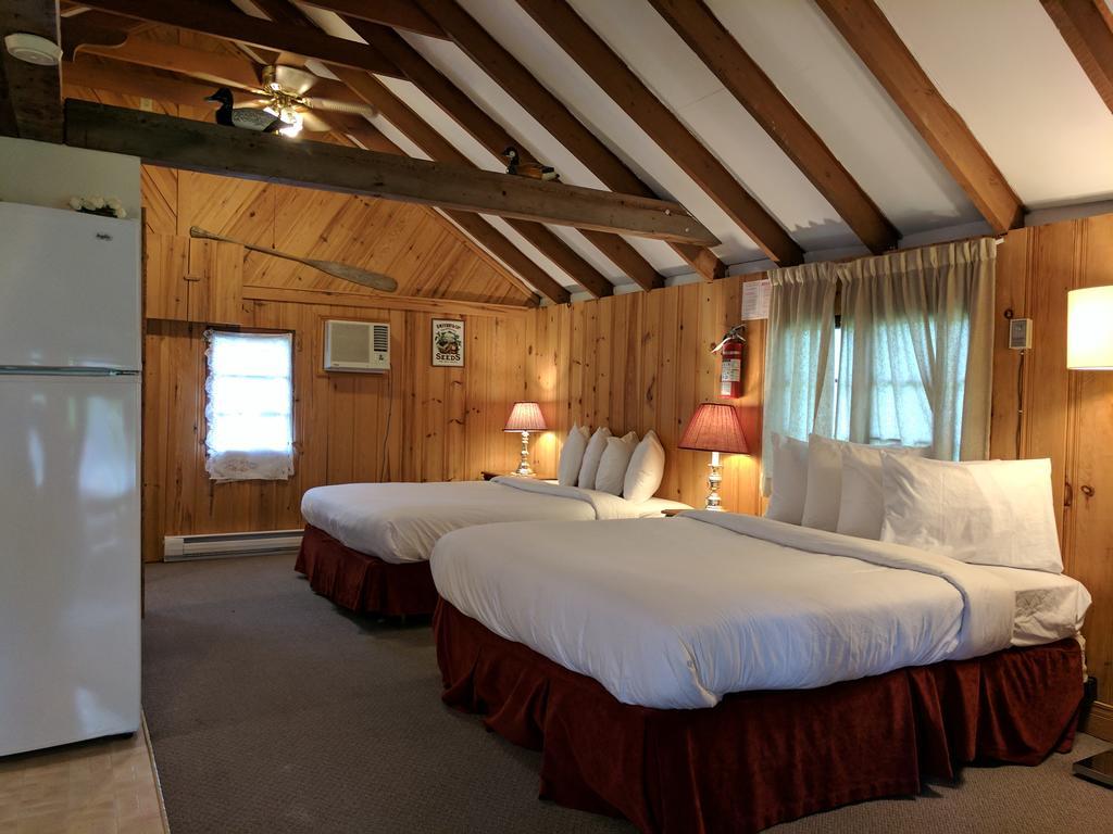 Algonquin Lakeside Inn Dwight Eksteriør billede