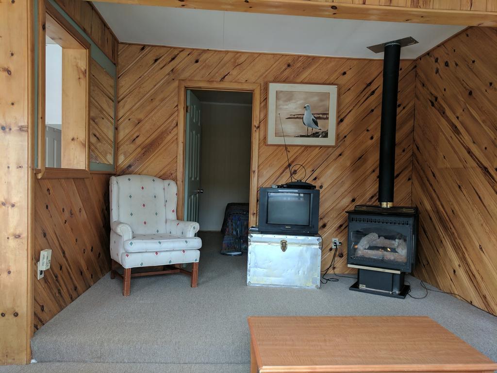 Algonquin Lakeside Inn Dwight Eksteriør billede